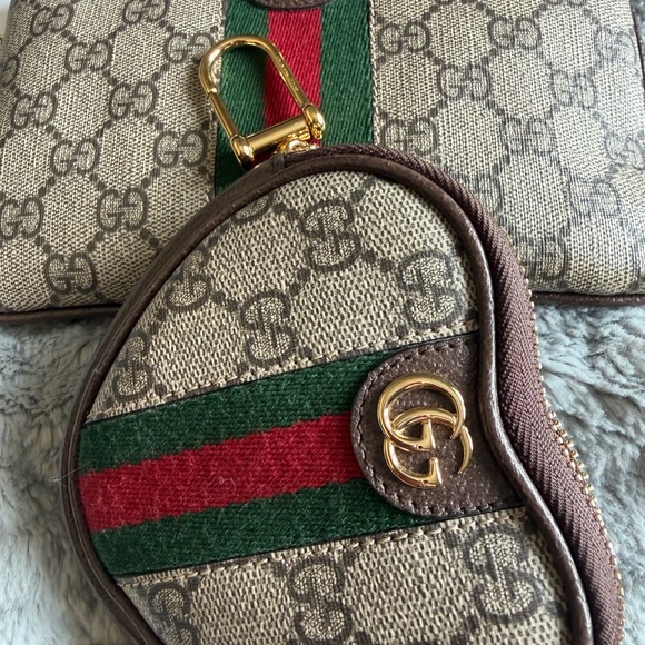 Authentic Gucci pouches - Picture 5 of 10